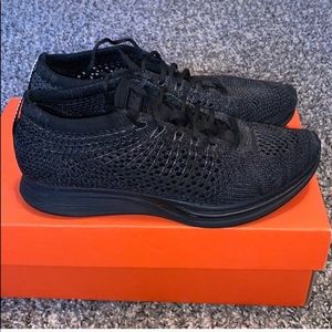 Triple black flyknit racer 🌑🎱